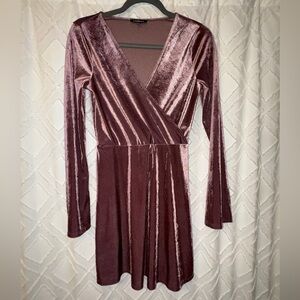 Women’s Express Ribbed Velvet Mini Dress, Size Extra Small